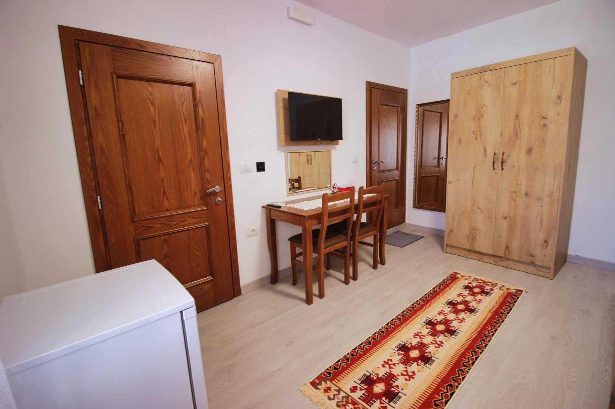 Emblematic House Apartment 4 Gjirokaster Bagian luar foto