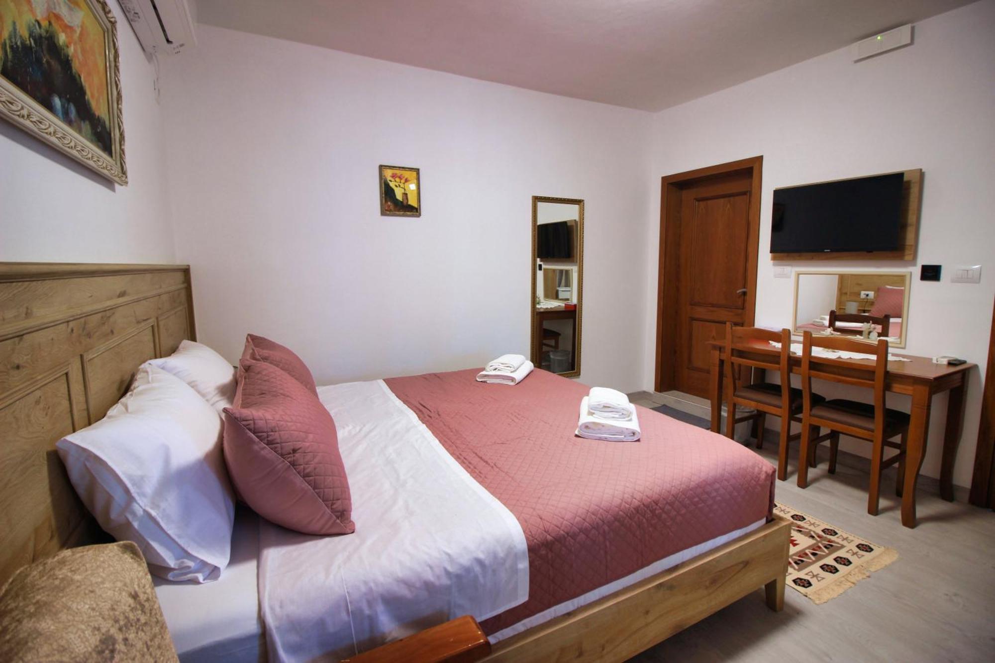 Emblematic House Apartment 4 Gjirokaster Bagian luar foto