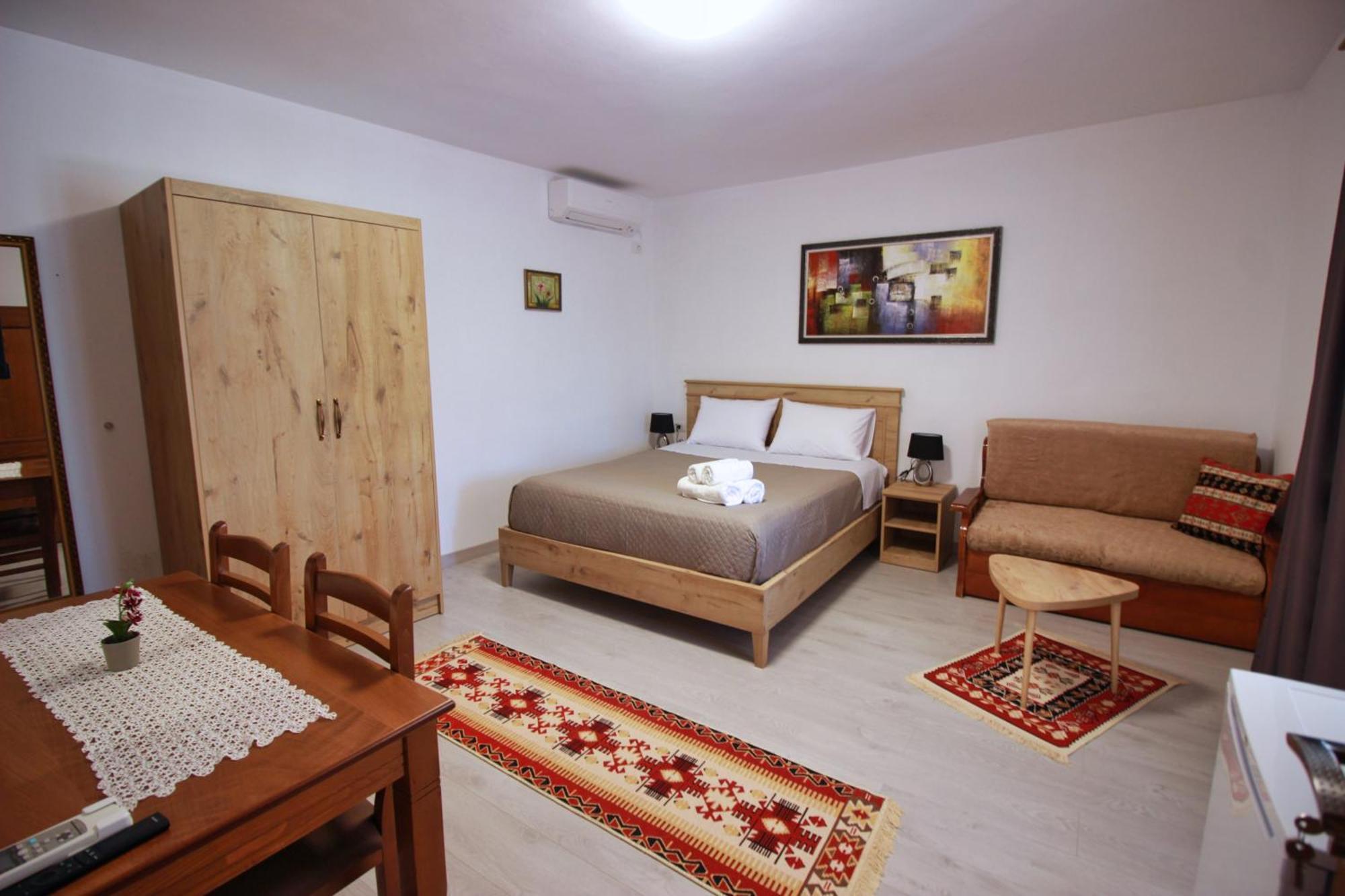 Emblematic House Apartment 4 Gjirokaster Bagian luar foto