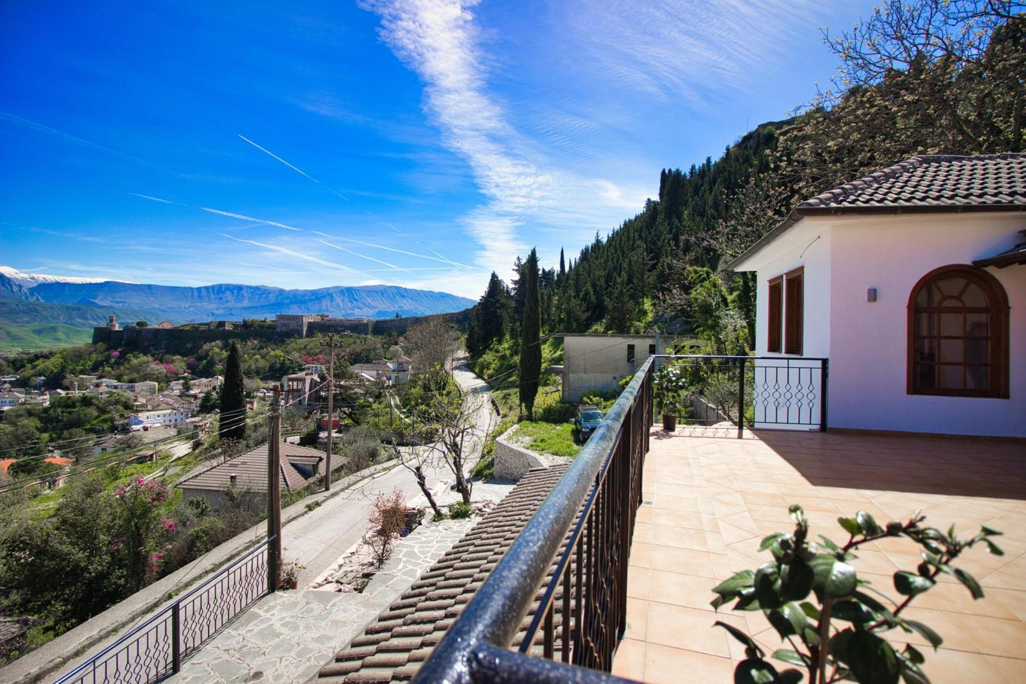 Emblematic House Apartment 4 Gjirokaster Bagian luar foto