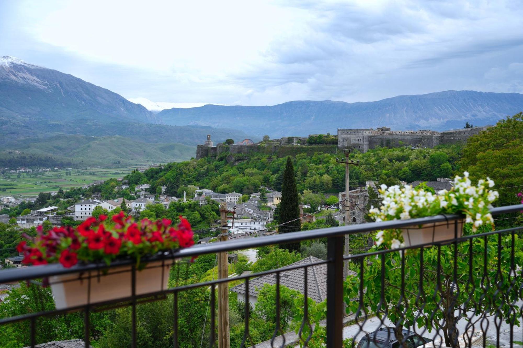 Emblematic House Apartment 4 Gjirokaster Bagian luar foto